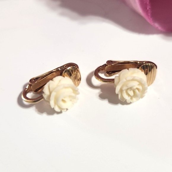 Delicate Vintage 3D Carved Rose Clip On Earrings - Picture 2 of 6